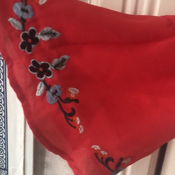 Boho flowy red top. embroidery on bodice/ sleeves. Tie lace up. Red undershirt. - Picture 3 of 4